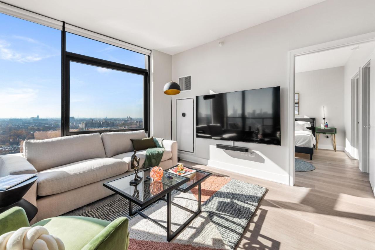 Avra Stylish Prime West Loop Location Near Union Park Apartment *
