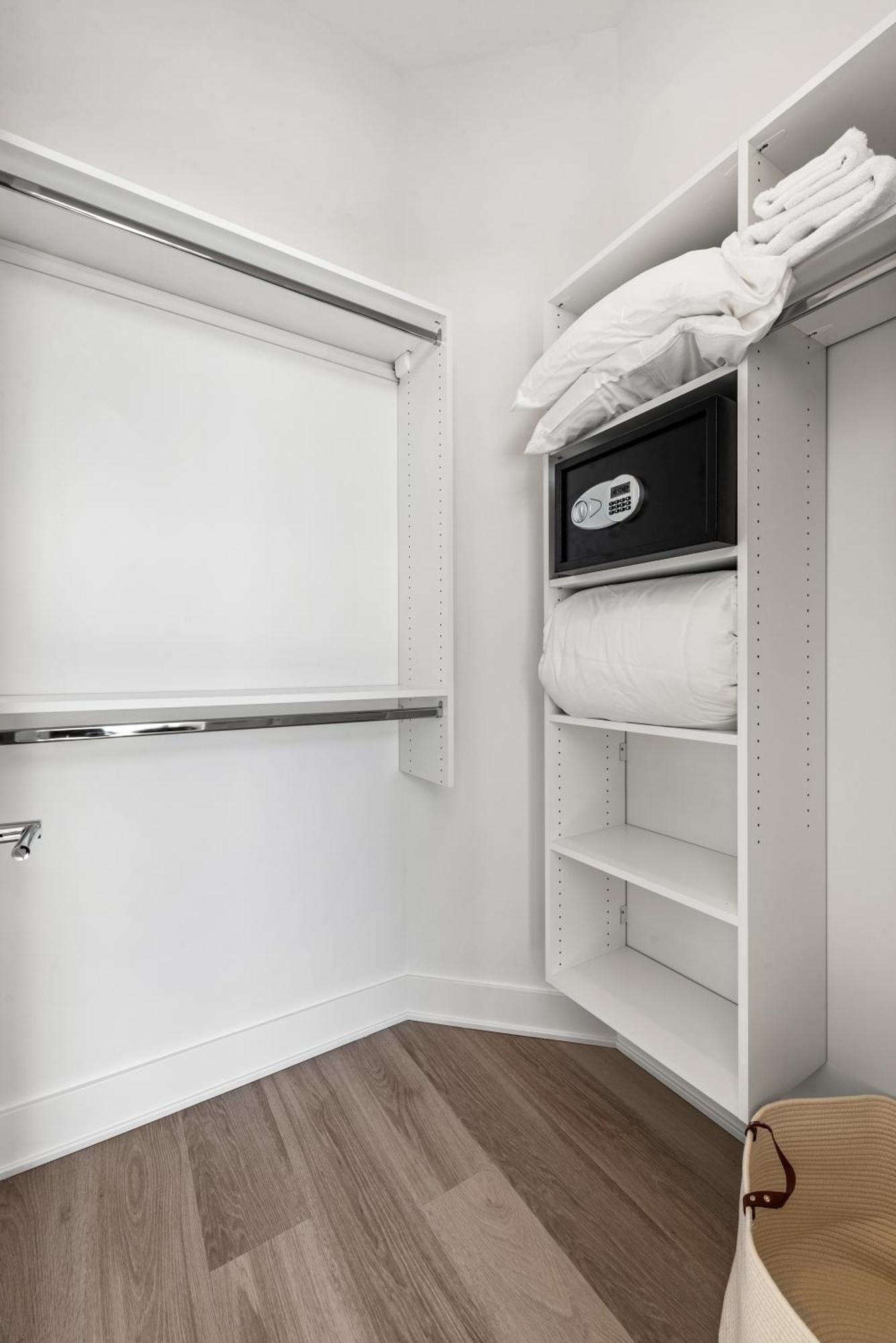 Avra Stylish Prime West Loop Location Near Union Park Apartment *