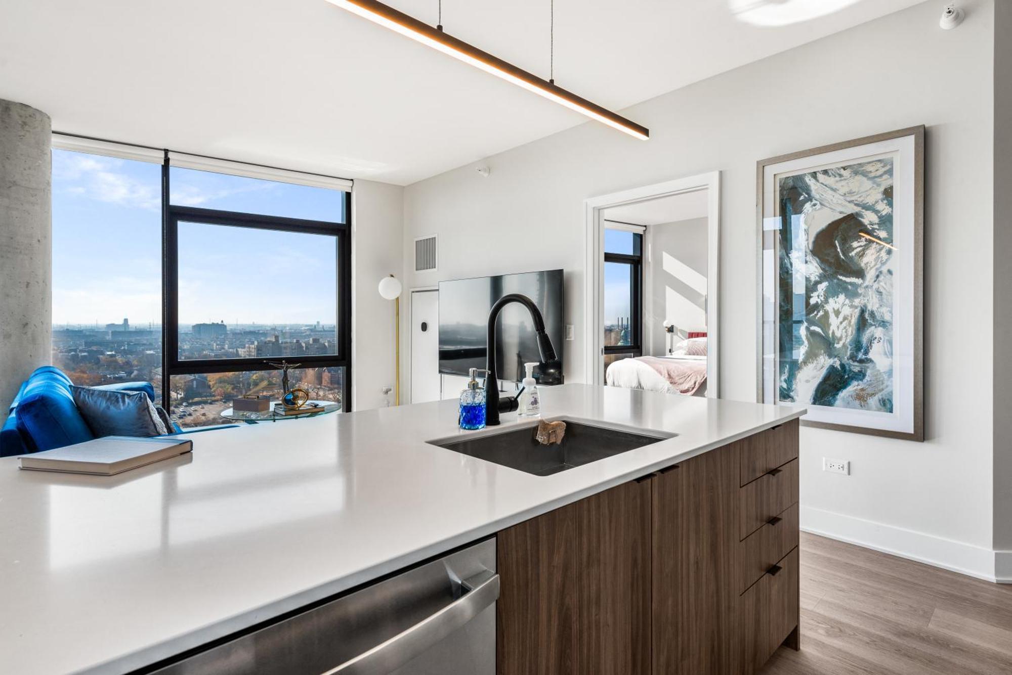 Avra Stylish Prime West Loop Location Near Union Park Apartment Chicago
