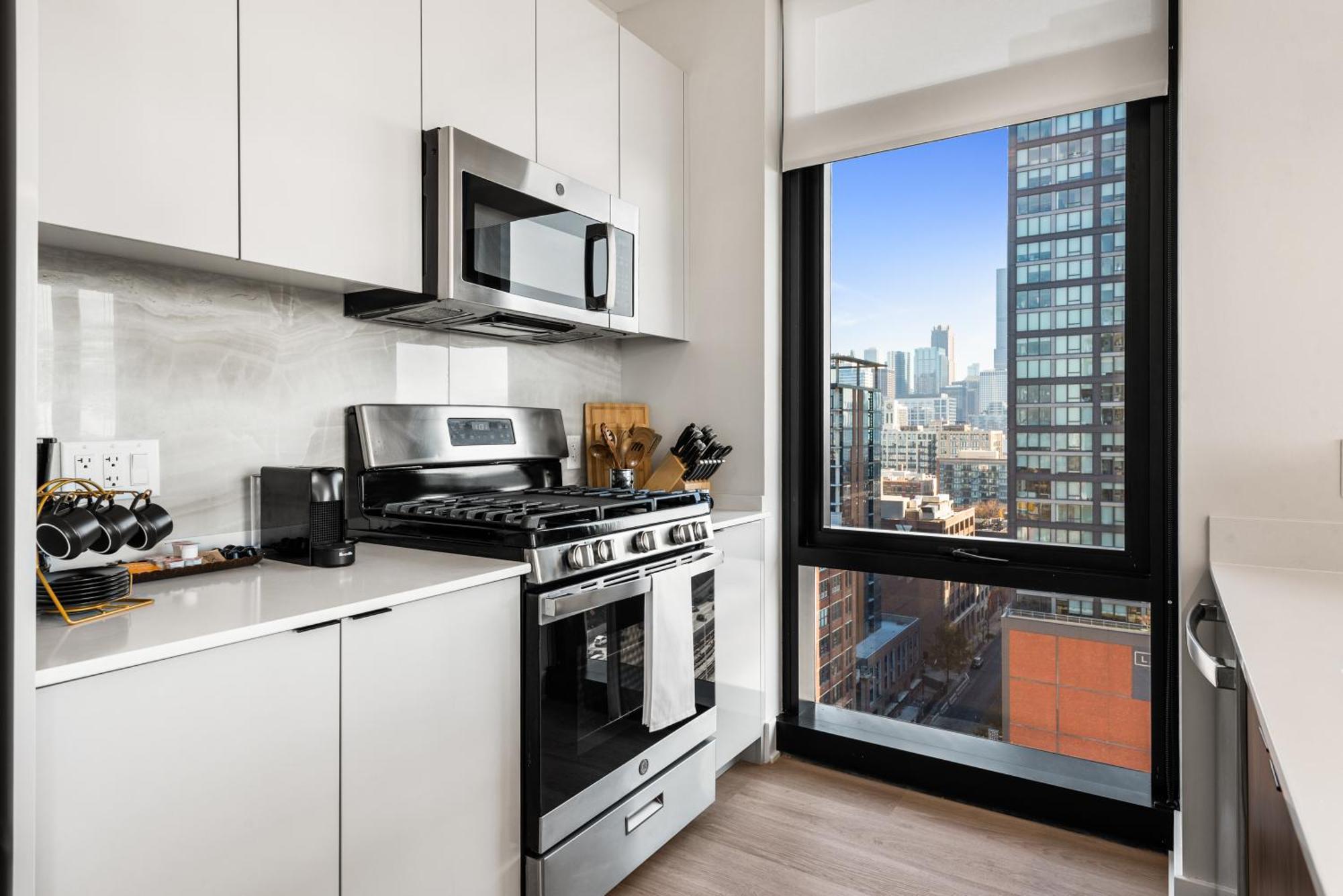 Avra Stylish Prime West Loop Location Near Union Park